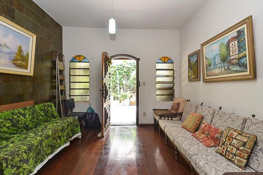 Casa à venda com 5 quartos, 316m² em Sagrada Família, Belo Horizonte