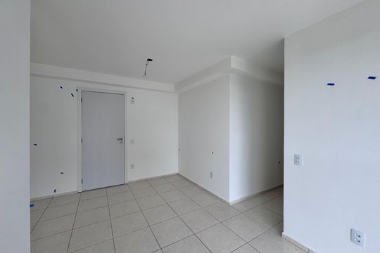 Sala de apartamento à venda com 2 quartos, 52m² em Barra Olímpica, Rio de Janeiro