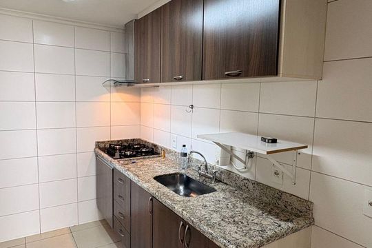 Cozinha de apartamento à venda com 3 quartos, 77m² em Jardim Messina, Jundiaí