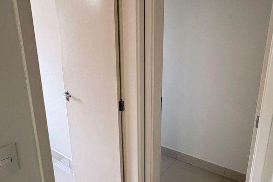 Corredor de apartamento à venda com 3 quartos, 77m² em Jardim Messina, Jundiaí