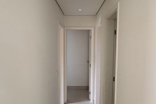 Corredor de apartamento à venda com 3 quartos, 77m² em Jardim Messina, Jundiaí