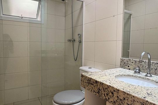 Banheiro de apartamento à venda com 3 quartos, 77m² em Jardim Messina, Jundiaí