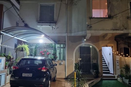 Fachada de casa à venda com 2 quartos, 95m² em Aclimação, São Paulo