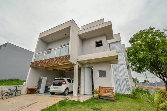Fachada  de casa para alugar com 5 quartos, 510m² em Parque Olívio Franceschini, Hortolândia