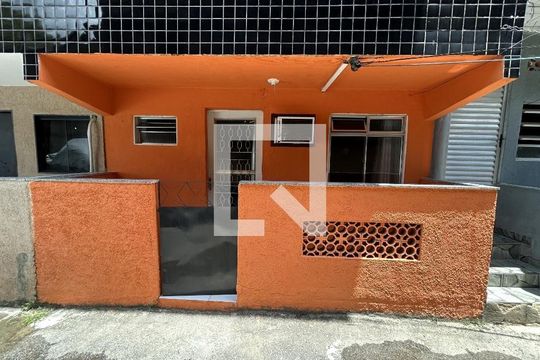 Casa à venda com 1 quarto, 40m² em Inhaúma, Rio de Janeiro