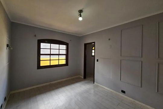 Casa à venda com 4 quartos, 280m² em Jardim Maria Rosa, Taboão da Serra