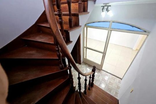 Casa à venda com 4 quartos, 280m² em Jardim Maria Rosa, Taboão da Serra