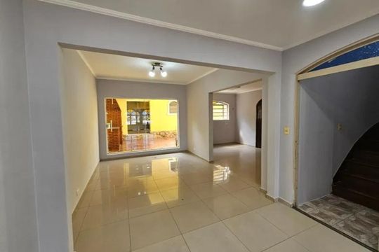 Casa à venda com 4 quartos, 280m² em Jardim Maria Rosa, Taboão da Serra