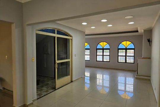 Casa à venda com 4 quartos, 280m² em Jardim Maria Rosa, Taboão da Serra