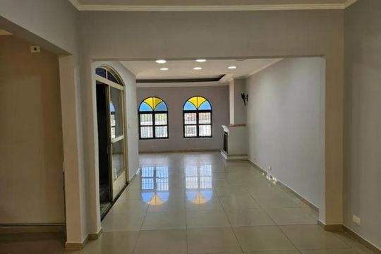 Casa à venda com 4 quartos, 280m² em Jardim Maria Rosa, Taboão da Serra
