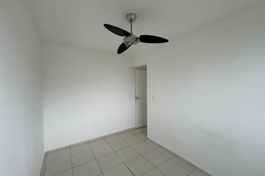 Quarto 1 de apartamento para alugar com 2 quartos, 44m² em Honório Gurgel, Rio de Janeiro