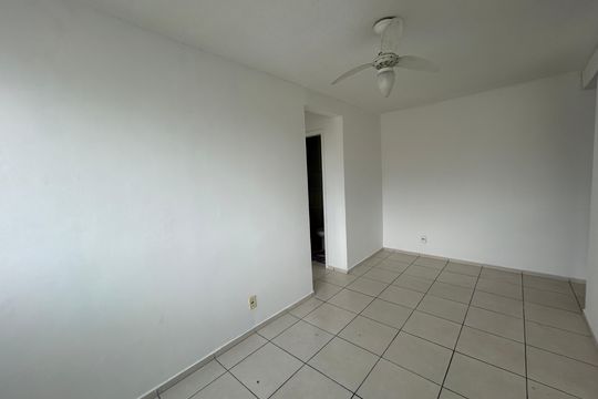Sala de apartamento para alugar com 2 quartos, 44m² em Honório Gurgel, Rio de Janeiro