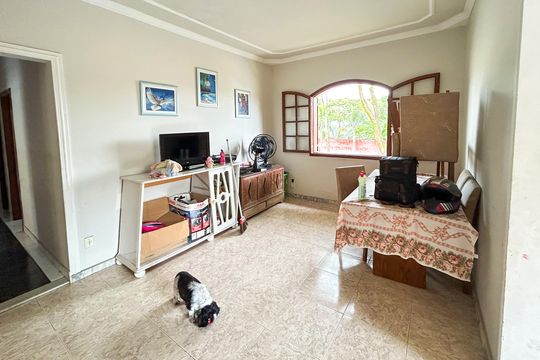Casa para alugar com 5 quartos, 365m² em Rio Branco, Belo Horizonte