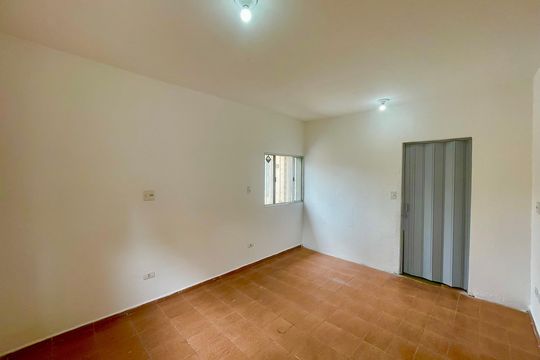 Quarto de casa para alugar com 1 quarto, 60m² em Camargos, Guarulhos