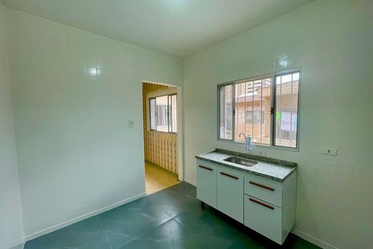 Cozinha de casa para alugar com 1 quarto, 60m² em Camargos, Guarulhos