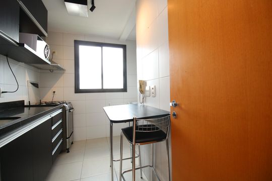 Cozinha e Área de Serviço de apartamento para alugar com 2 quartos, 59m² em Águas Claras, Brasília