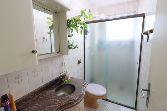 Banheiro de apartamento à venda com 2 quartos, 67m² em Bela Vista, Osasco