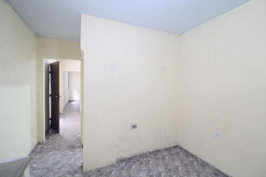 Cozinha de casa para alugar com 1 quarto, 45m² em Jardim Regis, São Paulo