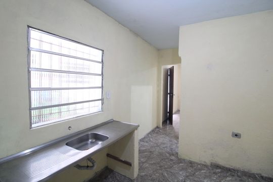 Cozinha de casa para alugar com 1 quarto, 45m² em Jardim Regis, São Paulo