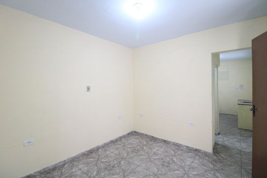 Casa para alugar com 1 quarto, 45m² em Jardim Regis, São Paulo
