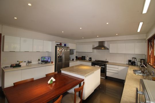 Cozinha de casa à venda com 7 quartos, 412m² em Jardim Sao Bento, São Paulo
