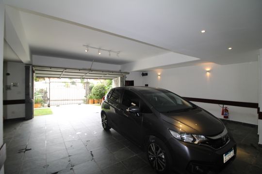 Garagem de casa à venda com 7 quartos, 412m² em Jardim Sao Bento, São Paulo
