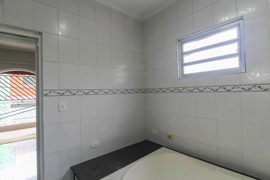 Casa para alugar com 2 quartos, 150m² em Vila Ema, São Paulo