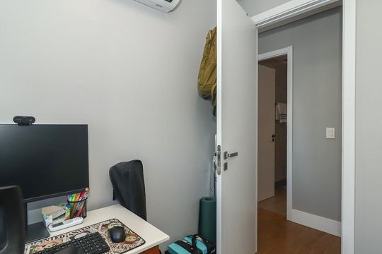 Quarto 2 de apartamento à venda com 2 quartos, 57m² em São Sebastião, Porto Alegre