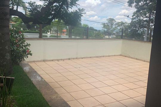 Casa para alugar com 5 quartos, 900m² em Belvedere, Belo Horizonte