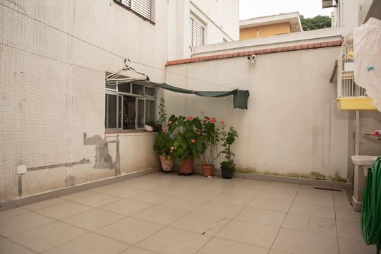 Quintal de casa à venda com 3 quartos, 274m² em Planalto Paulista, São Paulo