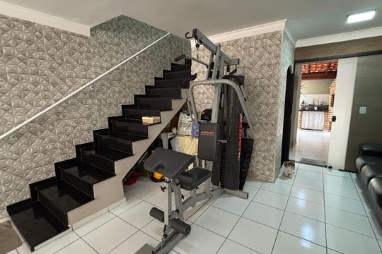 Garagem de casa à venda com 3 quartos, 225m² em Jardim Santo André, Santo André
