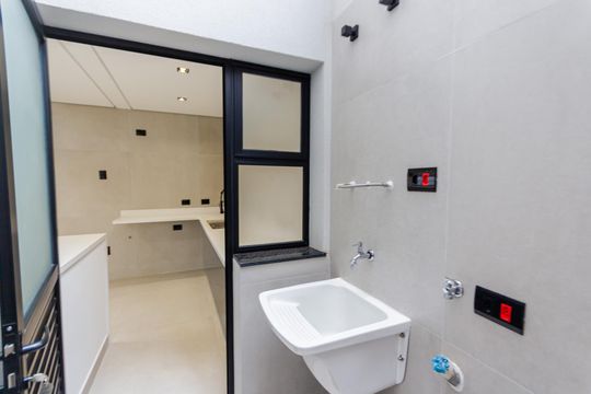 Casa à venda com 3 quartos, 155m² em Utinga, Santo André