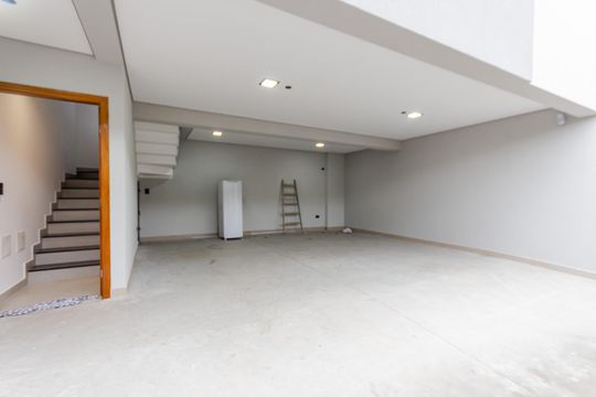 Casa à venda com 3 quartos, 155m² em Utinga, Santo André