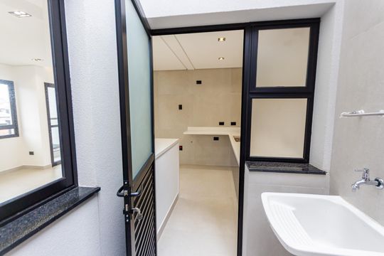 Casa à venda com 3 quartos, 155m² em Utinga, Santo André