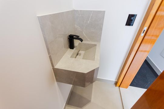 Casa à venda com 3 quartos, 155m² em Utinga, Santo André