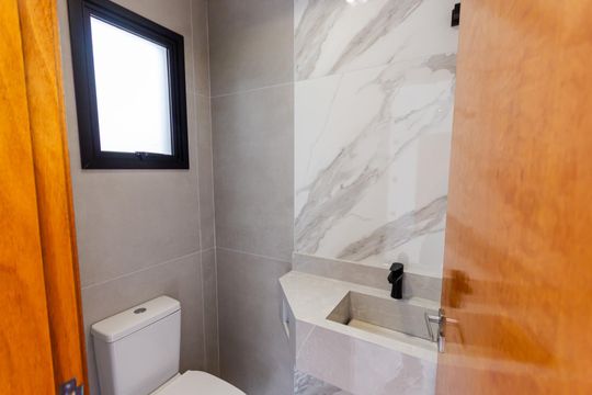 Casa à venda com 3 quartos, 155m² em Utinga, Santo André