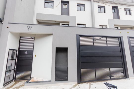 Casa à venda com 3 quartos, 155m² em Utinga, Santo André