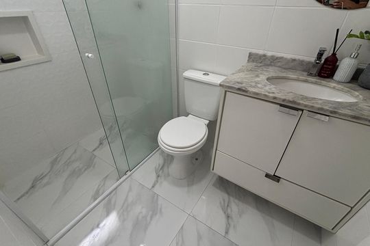 Banheiro da Suíte de apartamento para alugar com 2 quartos, 80m² em Vila Floresta, Santo André