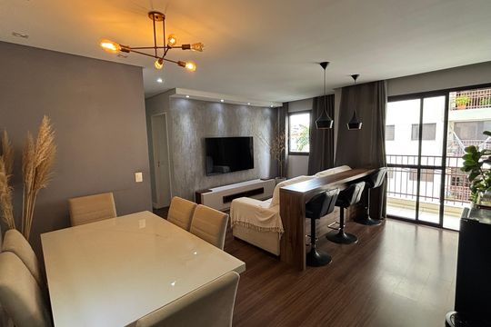 Sala  de apartamento para alugar com 2 quartos, 80m² em Vila Floresta, Santo André