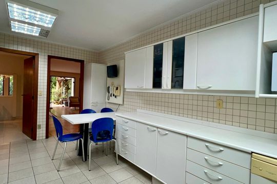Cozinha de casa à venda com 4 quartos, 397m² em Alto de Pinheiros, São Paulo