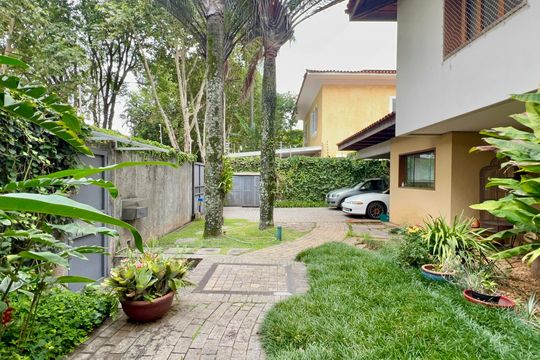 Quintal de casa à venda com 4 quartos, 397m² em Alto de Pinheiros, São Paulo