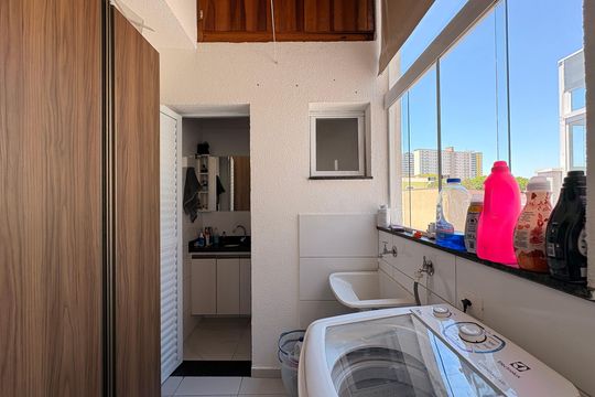 Lavanderia de apartamento à venda com 2 quartos, 112m² em Vila Alzira, Santo André