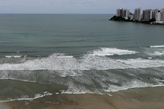 Vista de apartamento para alugar com 4 quartos, 262m² em Centro, Guarujá