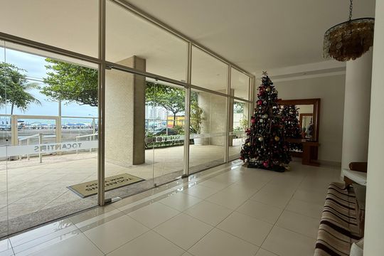 Hall de entrada de apartamento para alugar com 4 quartos, 262m² em Centro, Guarujá