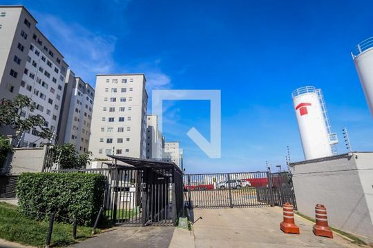 Fachada de apartamento para alugar com 2 quartos, 42m² em Jardim do Lago, Osasco