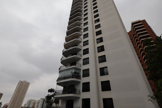 Fachada de apartamento para alugar com 4 quartos, 300m² em Vila Andrade, São Paulo