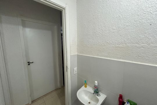 Banheiro de apartamento à venda com 2 quartos, 40m² em Tomás Coelho, Rio de Janeiro