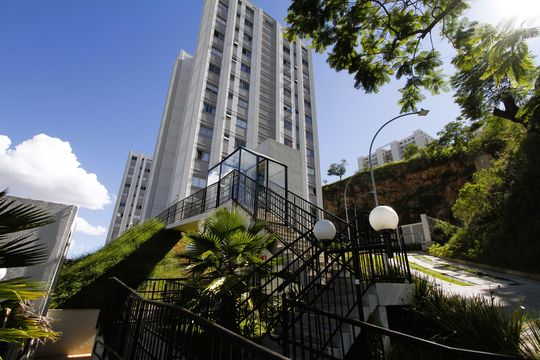 Entrada de apartamento para alugar com 2 quartos, 48m² em Engenho Nogueira, Belo Horizonte