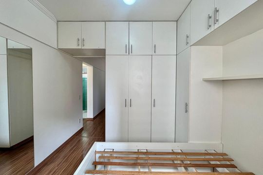 Quarto de apartamento à venda com 1 quarto, 38m² em Vila Itapura, Campinas
