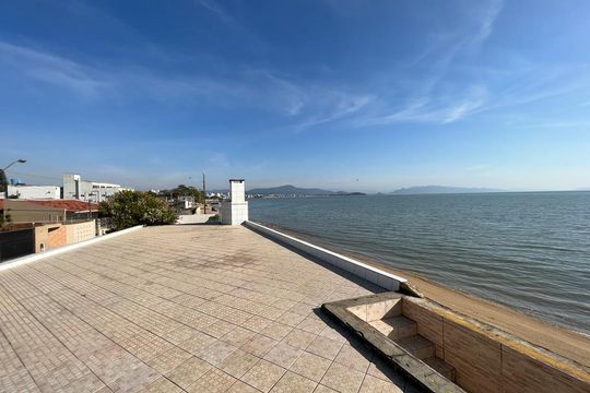 Casa para alugar com 3 quartos, 330m² em Balneario, Florianópolis